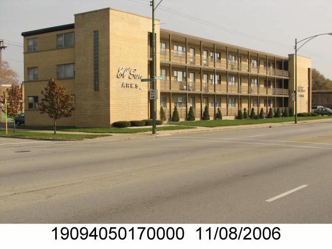 Building Photo - 5614 S Archer Ave