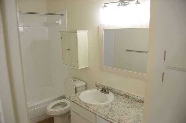 Foto del edificio - 448 N Joekel Ave