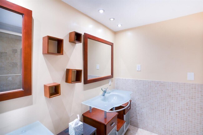 Foto del edificio - 2681 S Course Dr