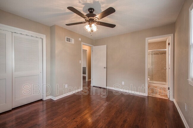 Foto del edificio - 14909 East 39th St S