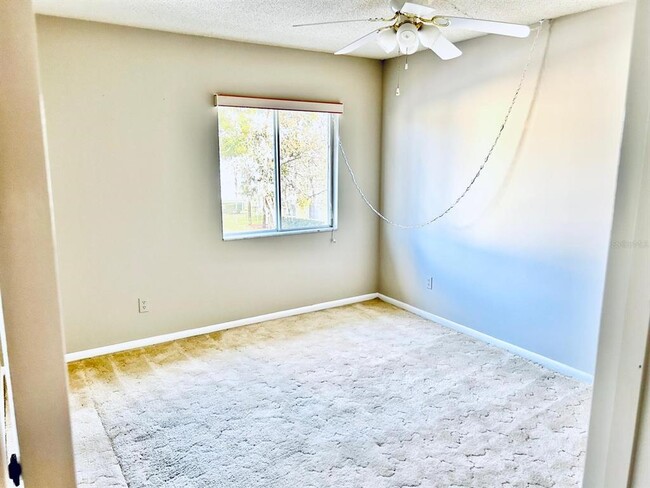 Building Photo - 592 Fairways Cir