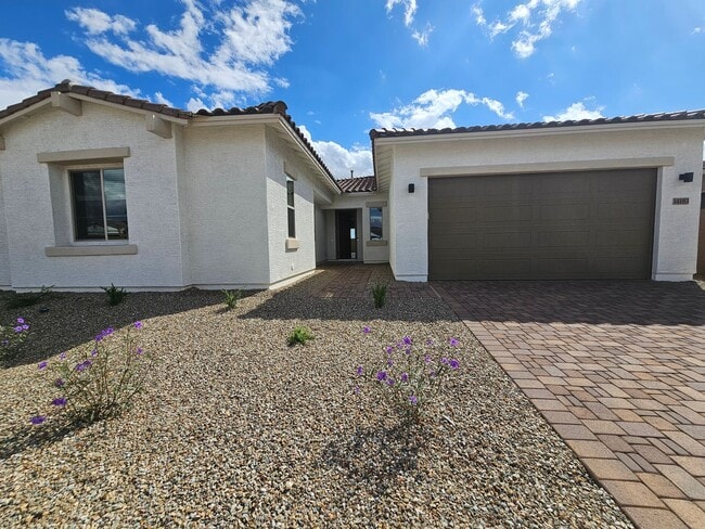 Foto del edificio - BEAUTIFUL NEW HOME 5 BEDROOMS 3 BATHS!