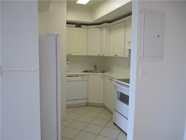 Foto del edificio - 3500 Coral Way