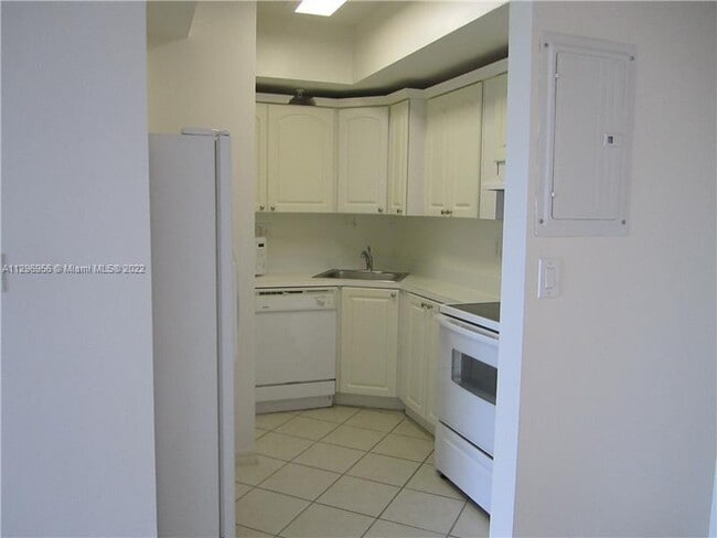 Building Photo - 3500 Coral Way