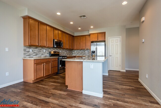 Building Photo - 1576 McCandless Dr