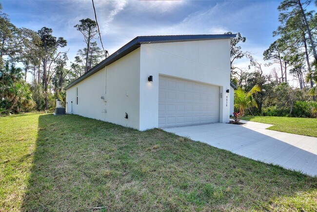Foto del edificio - ONE MONTH FREE RENT! Modern, energy effici...