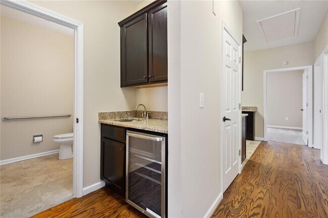 Foto del edificio - 1301 Shiloh Rd NW
