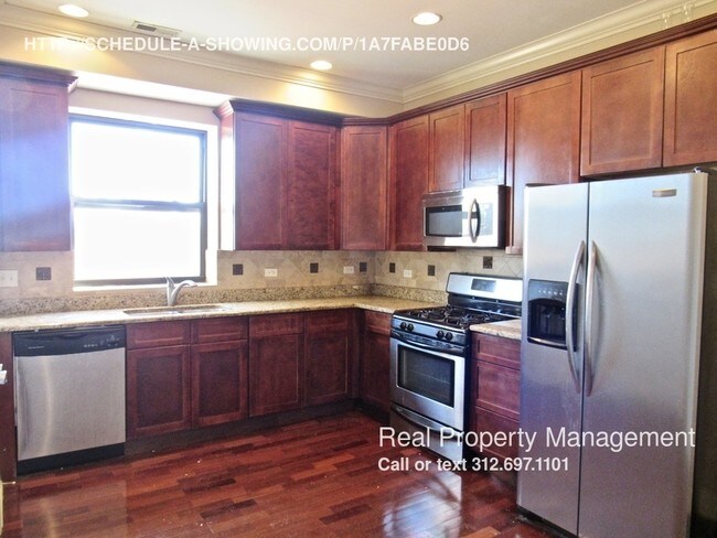 Building Photo - 1367 E 64th St