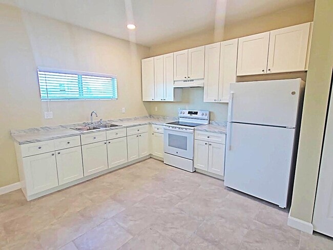 Foto del edificio - 4955 Serafica Dr