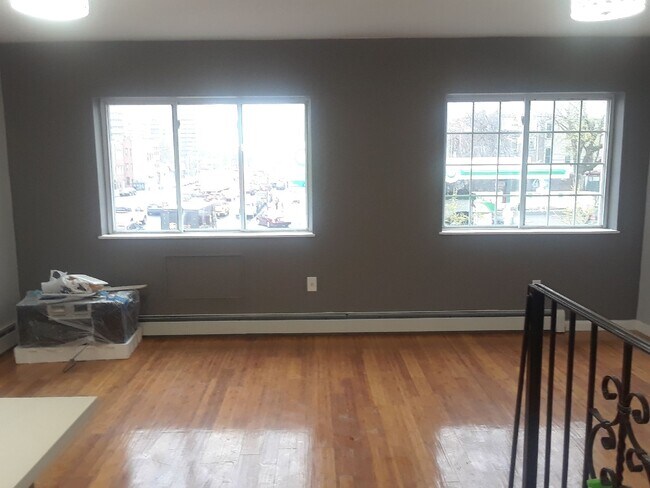 Building Photo - 33 Monaco Pl