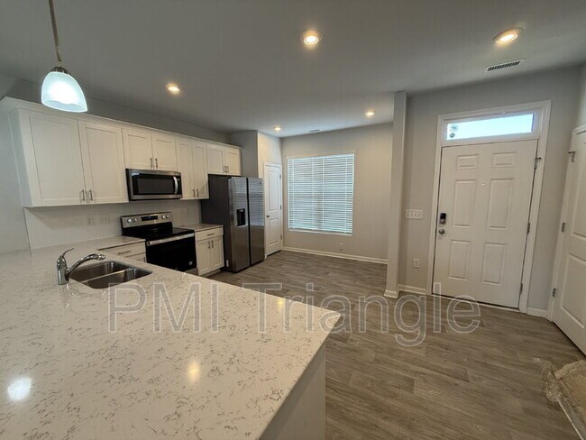 Building Photo - 67 Blakely St