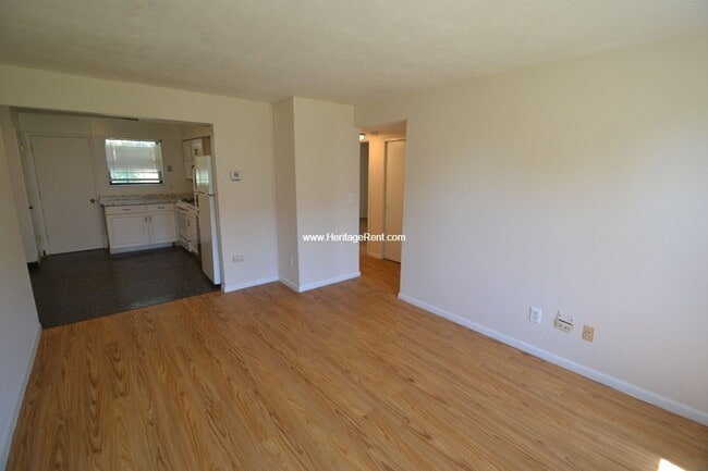 Building Photo - Affordable 1st floor Reading Condo with Pool