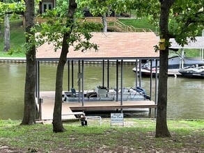 Building Photo - 5320 Loma Vista