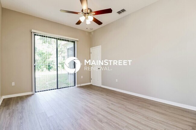 Foto del edificio - 4 Bedroom Pet-Friendly Home in Spring Hill, FL with Main Street Renewal