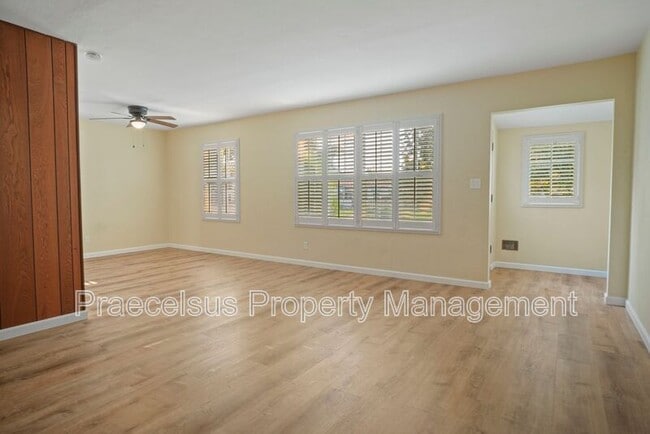 Building Photo - 5183 Marlborough Dr