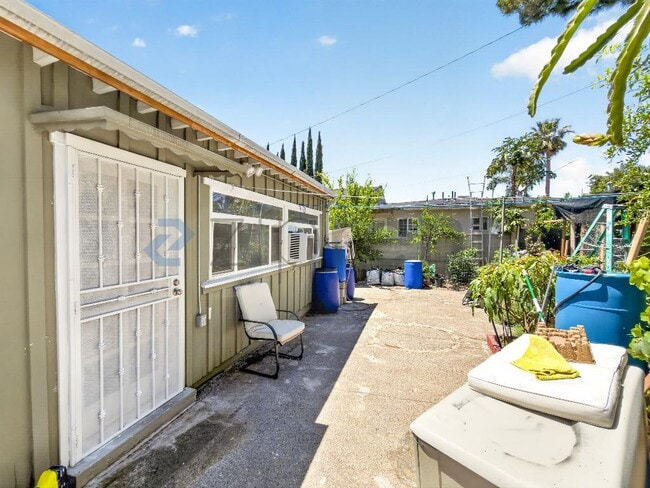 Foto del edificio - 2755 Sanborn Ave