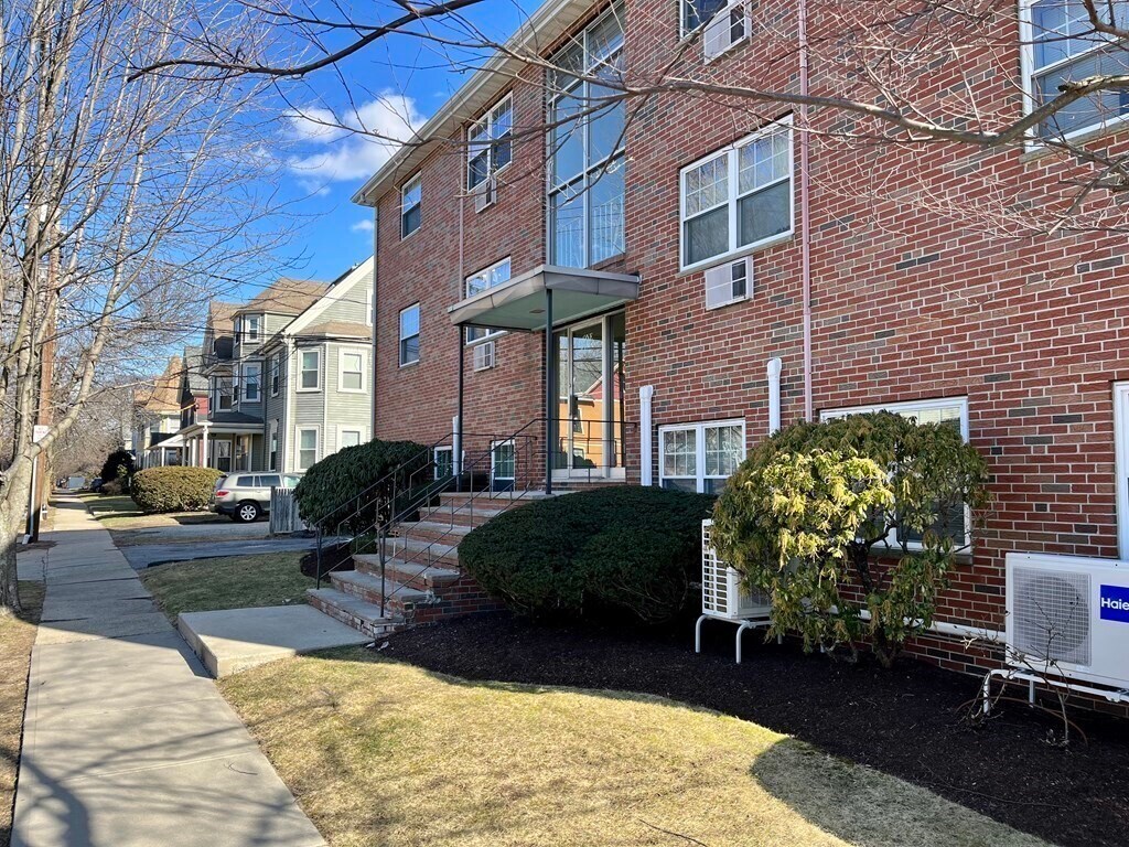 Primary Photo - 1 Wyman St