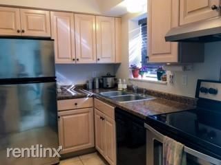Building Photo - 5 Hiland Valley Dr