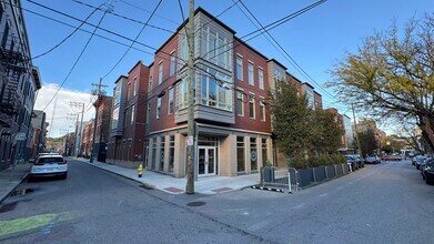 Building Photo - 116 W 15th St