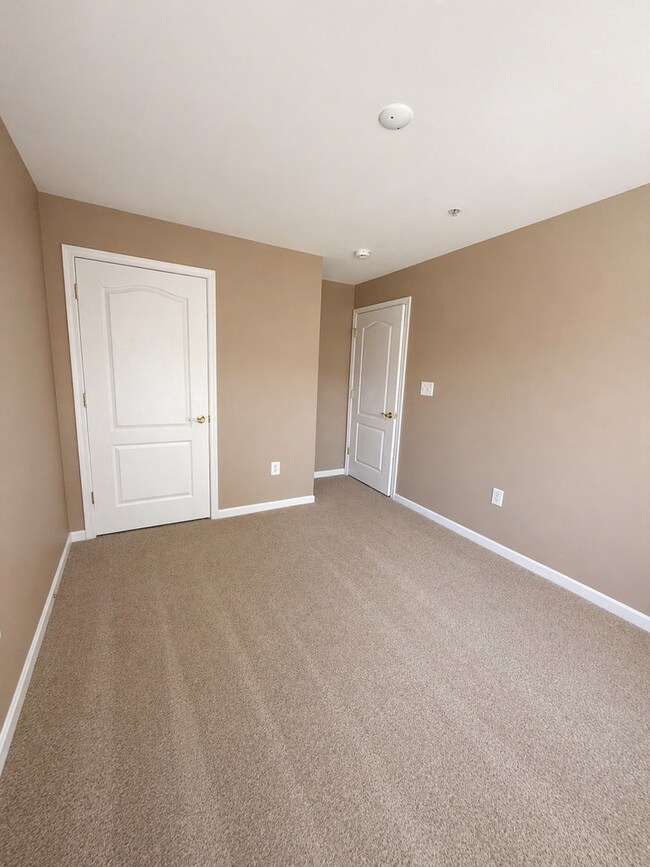 Foto del edificio - 3BR/2BA Home with Pool, Gym & Tennis Courts | Bel Air Living