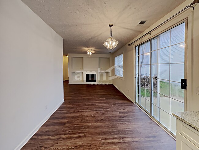 Building Photo - 653 Bedford Court