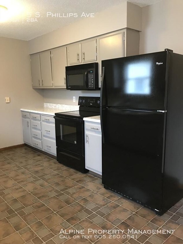 Primary Photo - 3 bedroom in Sioux Falls SD 57105