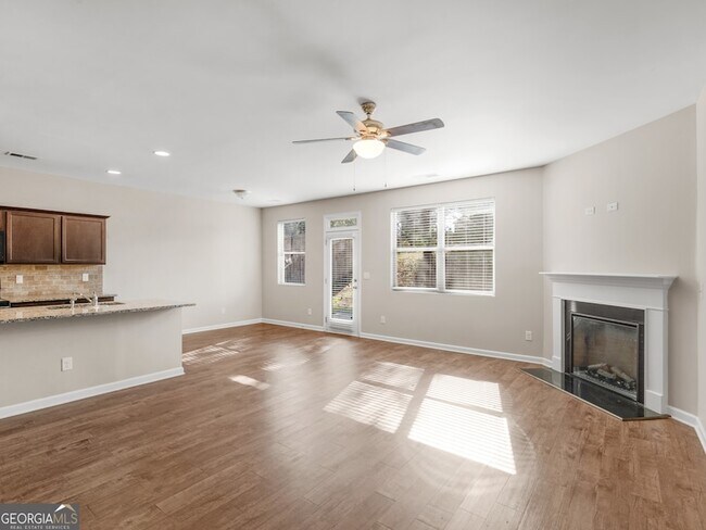 Foto del edificio - 1064 Lear Dr