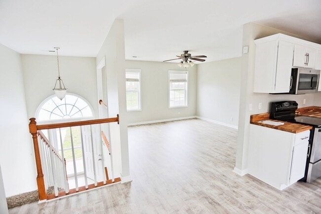 Building Photo - 3137 Little Grove Ln
