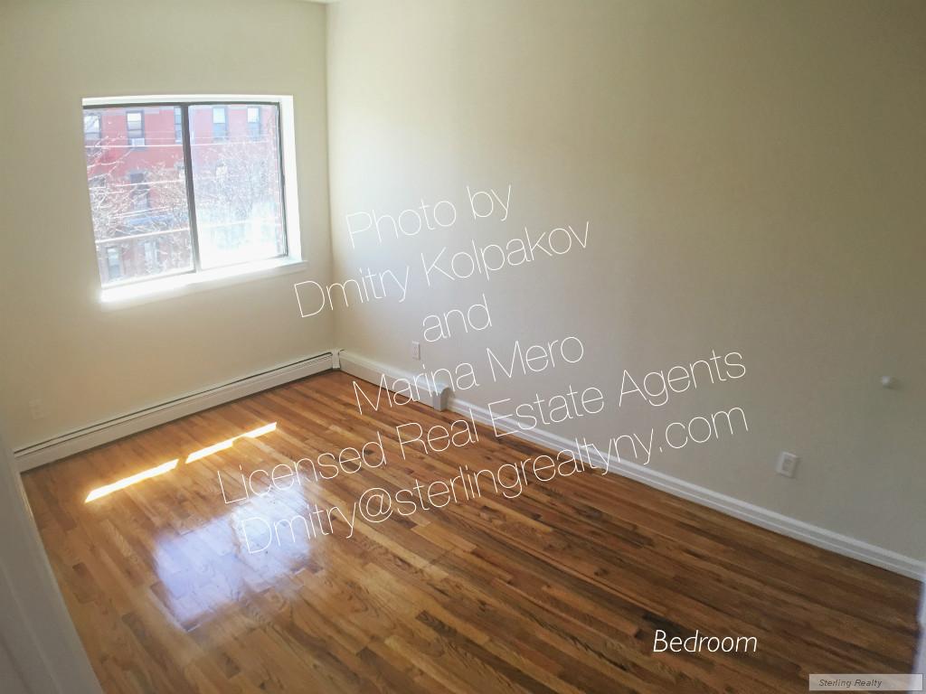 Primary Photo - 2072 Steinway St