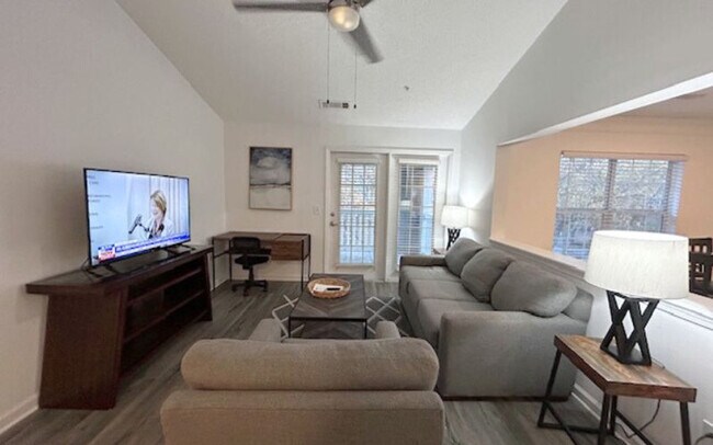 Foto del edificio - 14000 Gardner Dr