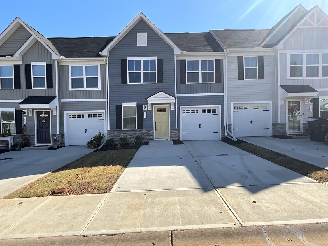 Foto principal - 710 Cresslyn Ct