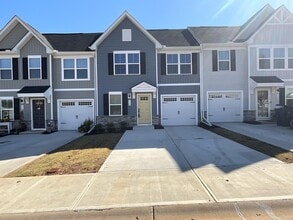 Building Photo - 710 Cresslyn Ct