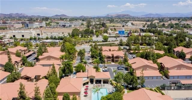 Foto del edificio - 24909 Madison Ave