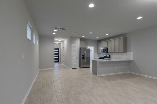 Building Photo - 2020 Pecan Island Dr