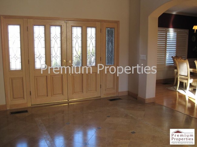 Building Photo - 3080 Stonegate Dr