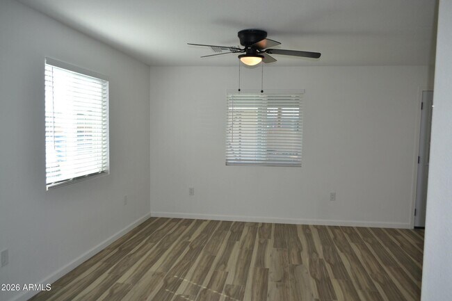 Foto del edificio - 44 N Mountain Rd