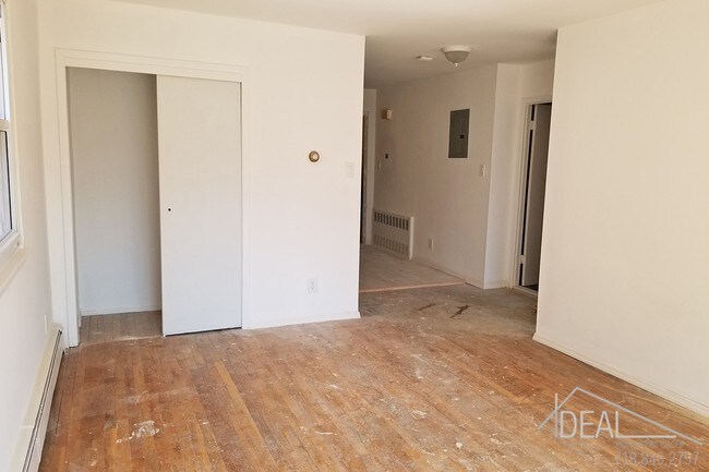 Building Photo - Beautiful 1 bedroom apartment in Astoria!
