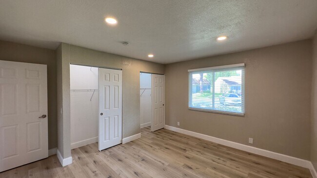 Building Photo - $ 2,345.00 - 3 Beds / 2 Baths, no deposit ...