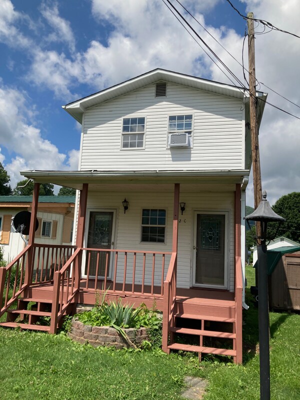 Primary Photo - 202 Mountain View Dr