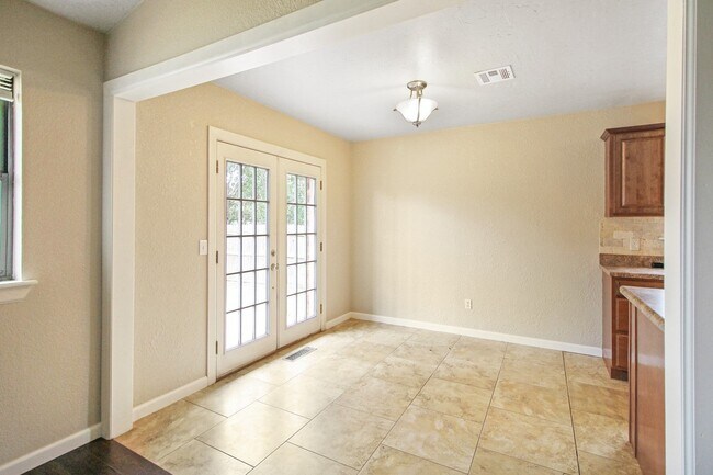 Foto del edificio - Nice 3 Bed, 2 Bath, 2 Car in Edmond