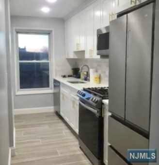 Foto del edificio - 154 Bowers St
