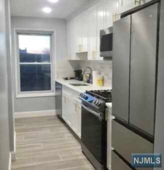 Building Photo - 154 Bowers St