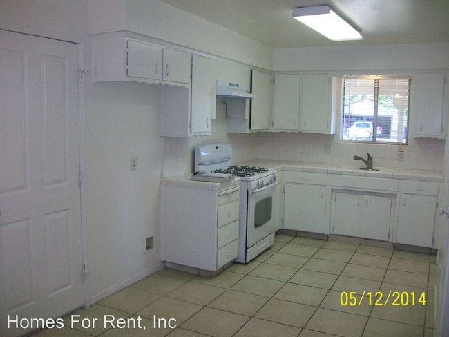 Building Photo - 3 br, 2 bath House - 1661 W. Kanai Ave