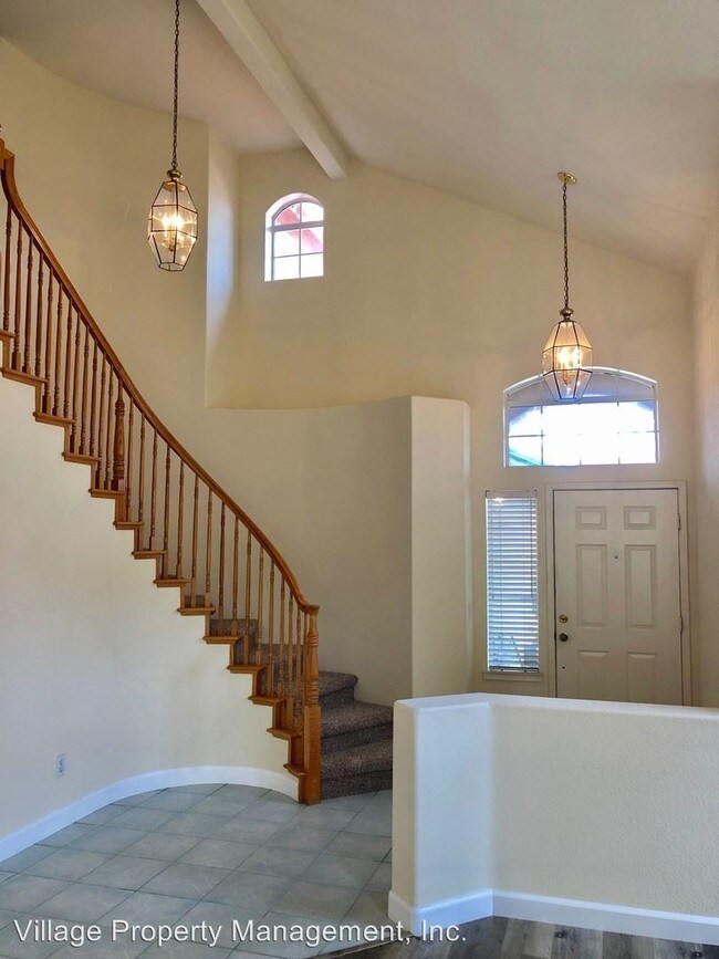 Building Photo - 4 br, 3 bath House - 453 Debra Ann Drive