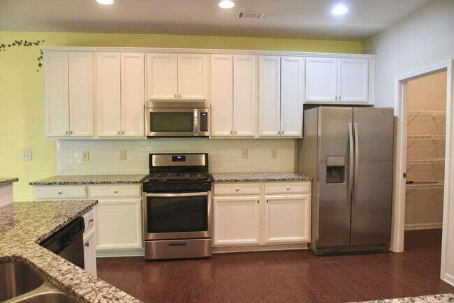 Foto del edificio - 5145 Brierstone Dr