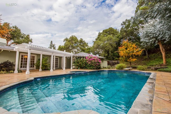 Building Photo - 401 Stockbridge Ave