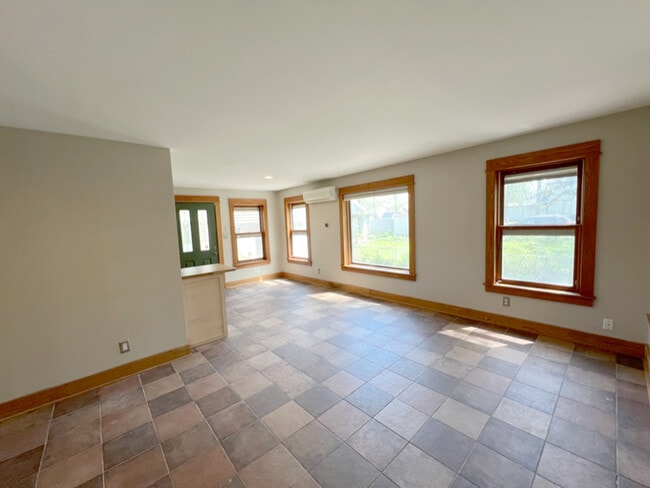 Foto del edificio - 506 S Poplar St