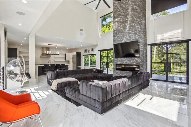 Building Photo - 1618 Frazier Rd