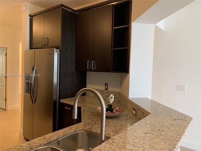 Foto del edificio - 10730 NW 66th St