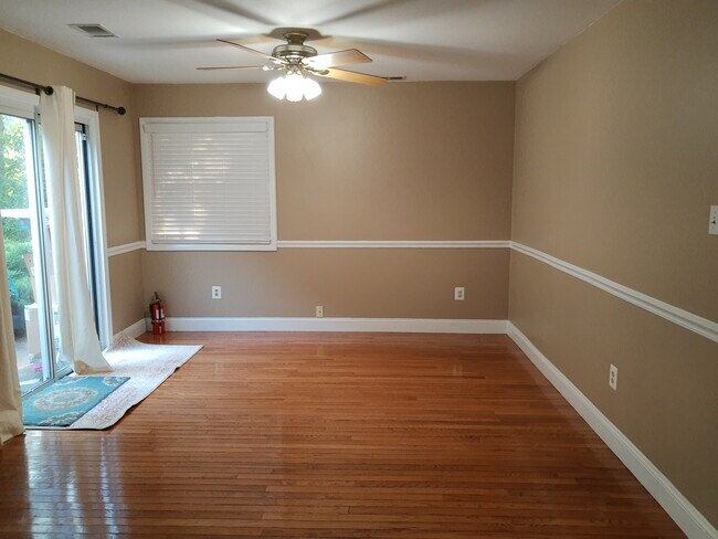 Building Photo - 9 Pheasant Run Ct